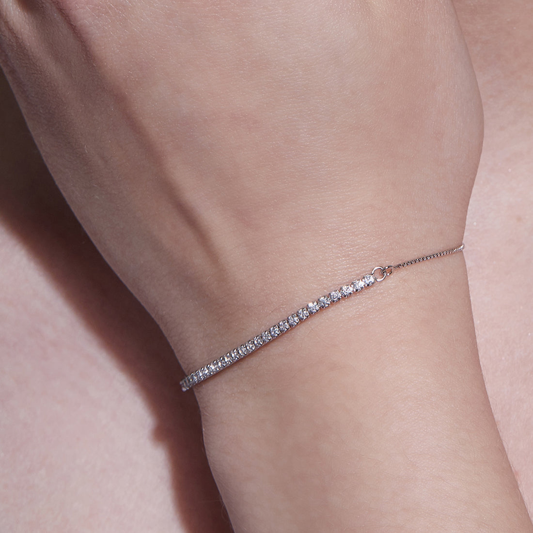 Linear Sleek Zircon 925 Silver Bracelet