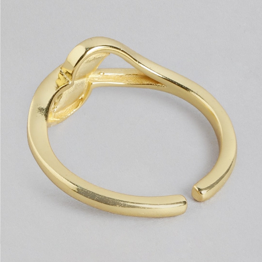 Golden Leafy Elegance 925 Sterling Silver Gold-Plated Women's Ring