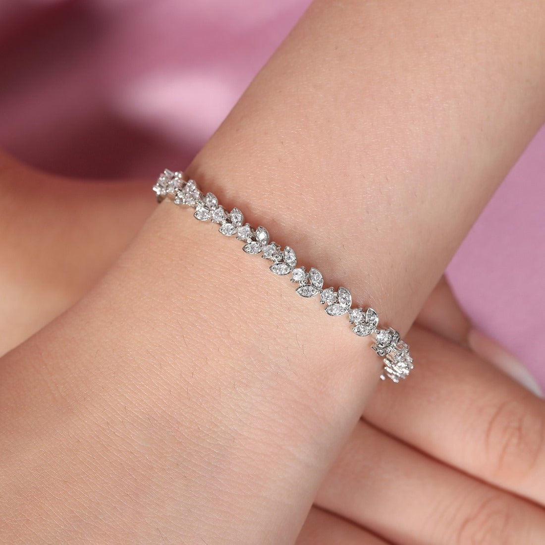 Nature's Sparkle Rhodium Plated 925 Sterling Silver Leaf Bracelet