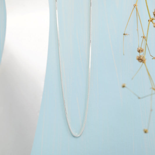 Interlocked Shimmering Rhodium Plated 925 Silver Chain