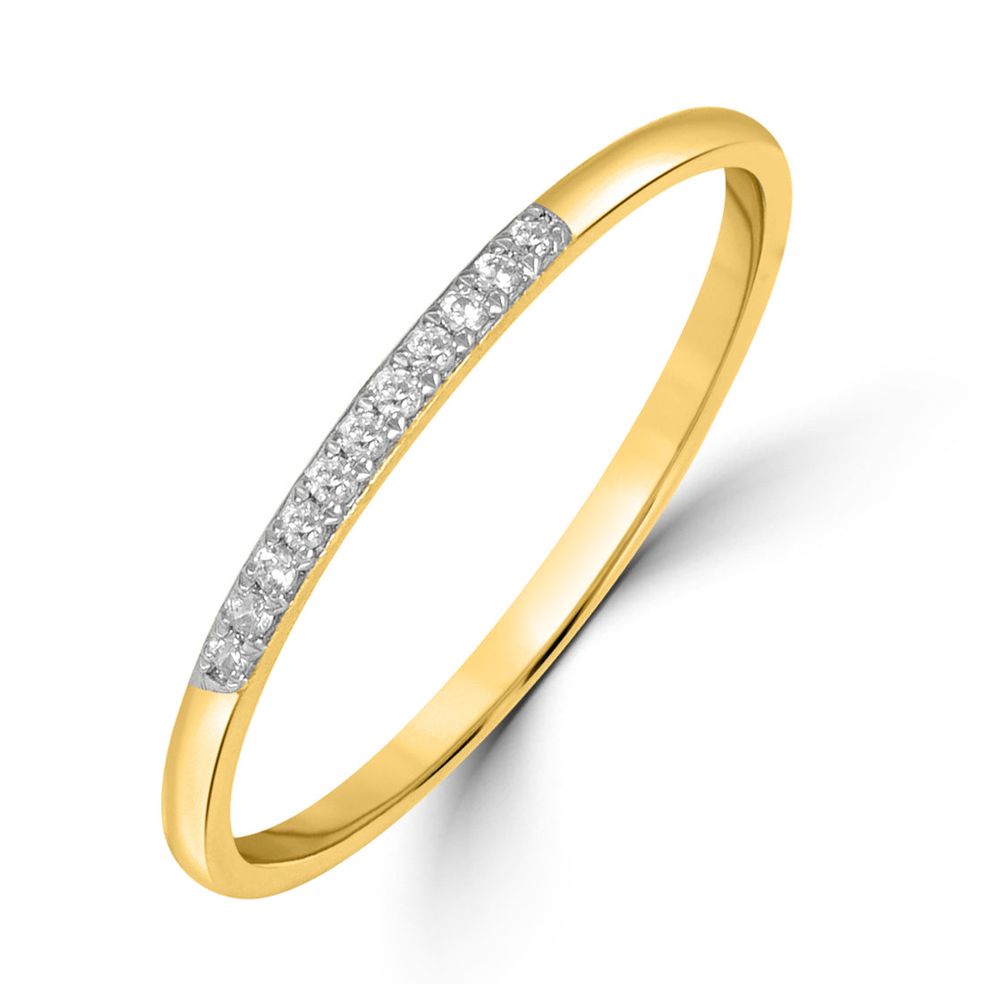 Glimmering Gold Ring with with Lab Grown Diamond