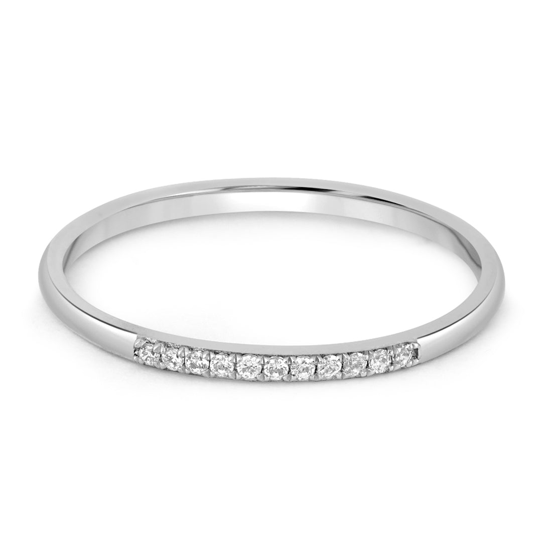 Glimmering Gold Ring with with Lab Grown Diamond