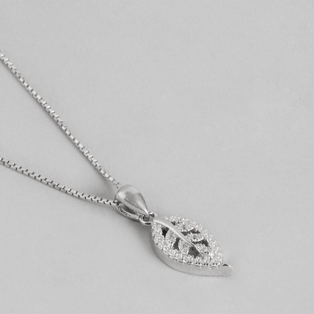 Elegant Leaf 925 Sterling Silver Rhodium Plated Pendant