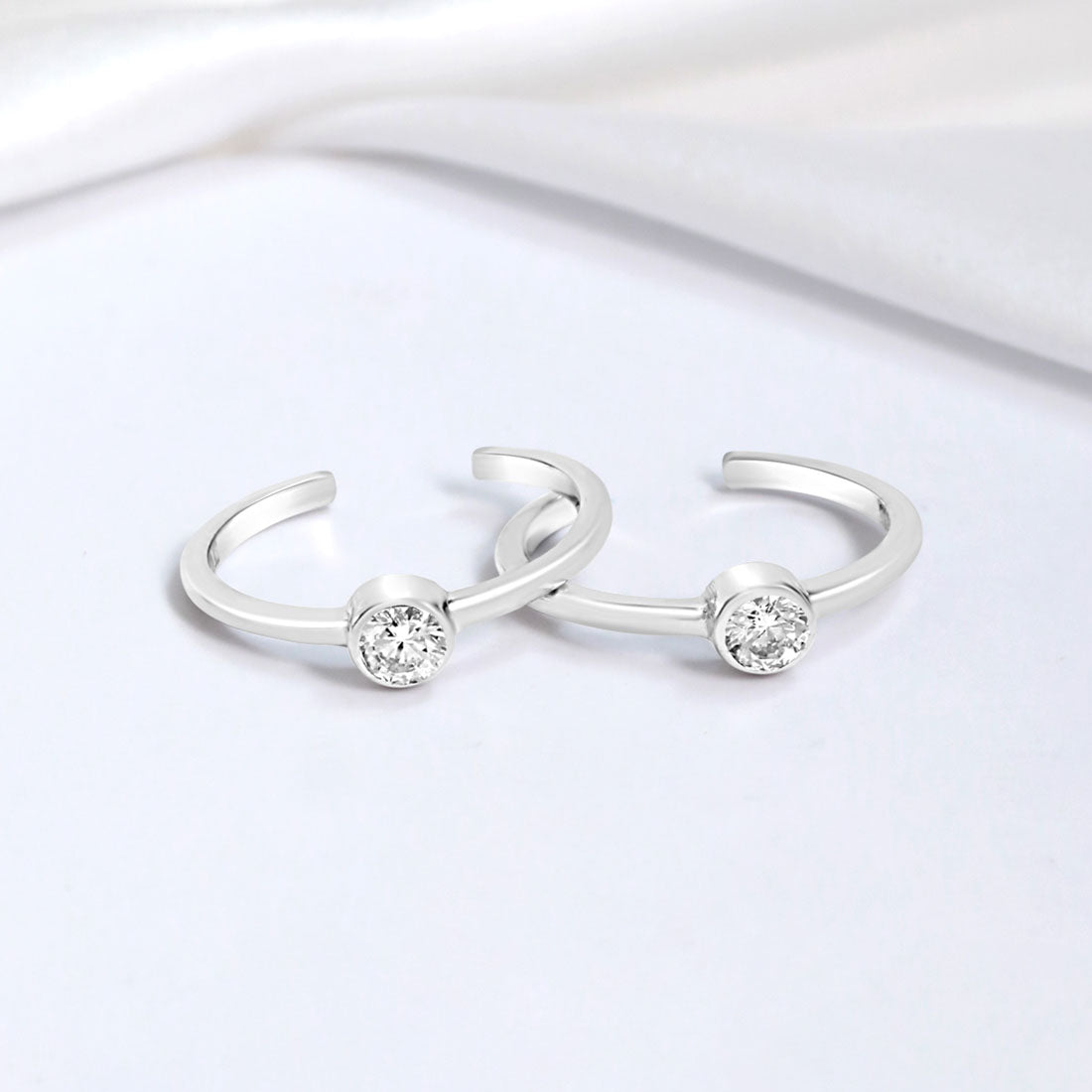 Solitaire Cut CZ Rhodium Plated 925 Silver Toe ring (Adjustable) – Zavya