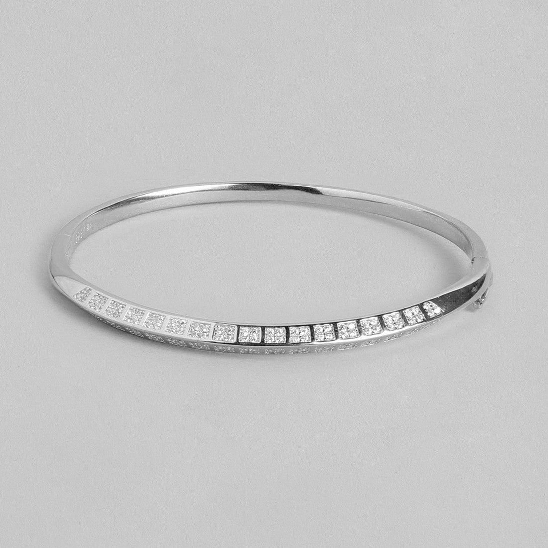 Classy Solitaire 925 Sterling Silver Bracelet