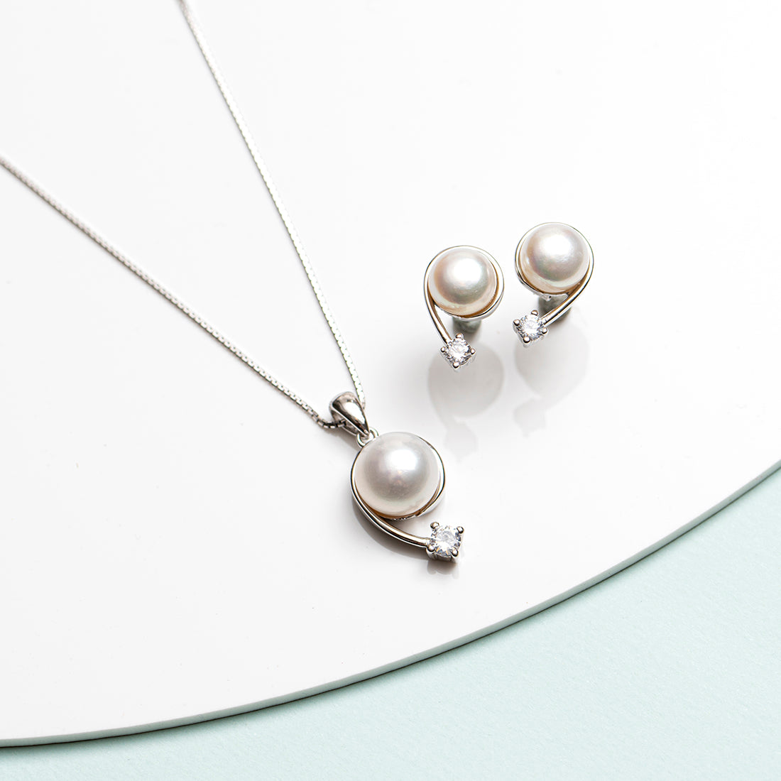 Elegant Pearl 925 Sterling Silver Rhodium Plated Jewellery Set