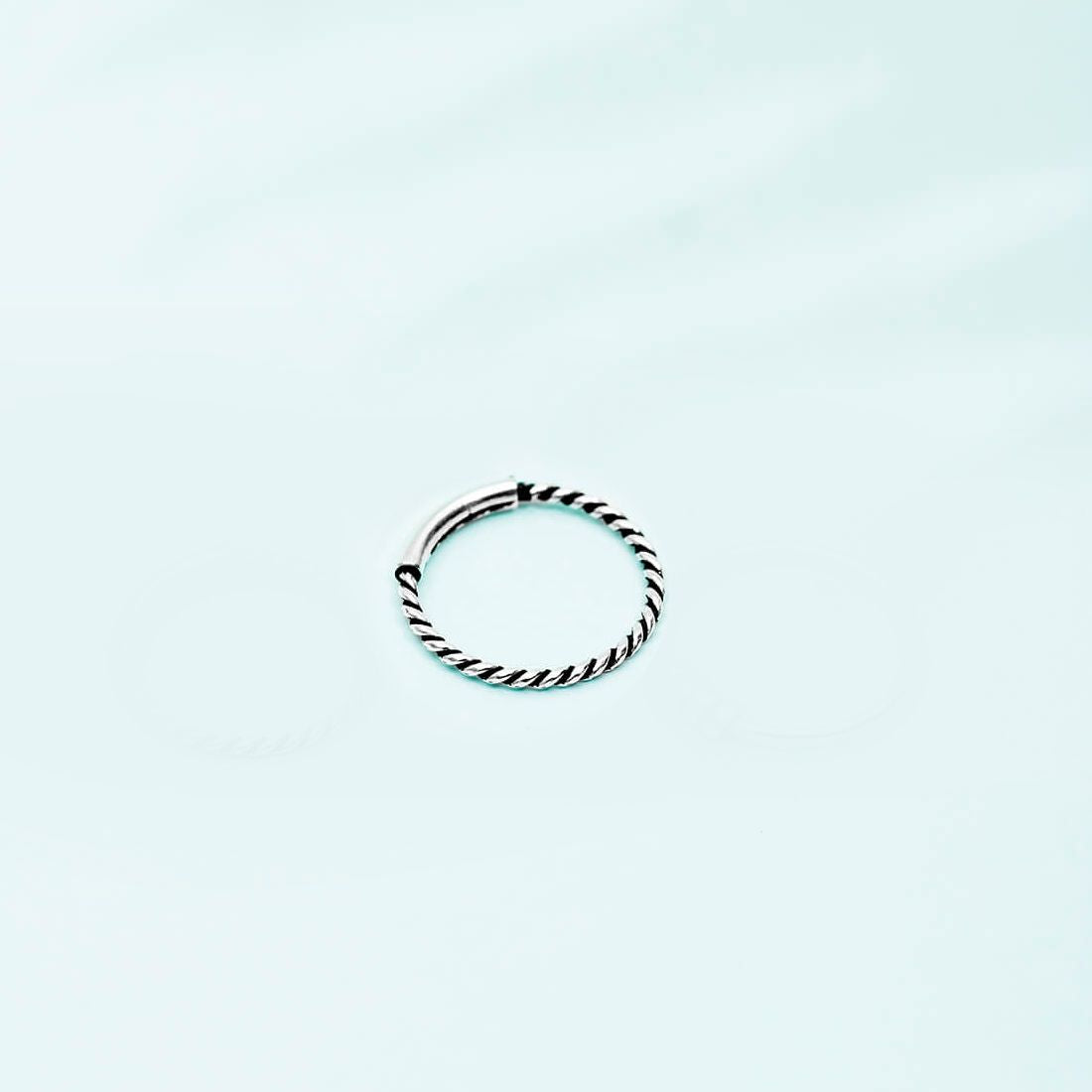 Elegant Round Shaped 925 Silver Nose Pin